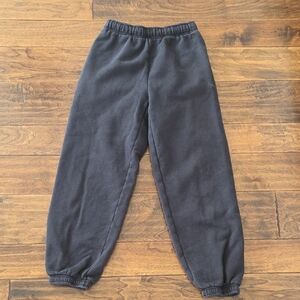 Aritzia TNA Sweatfleece Black Joggers Mega Fit. Size 2XS. Preloved.
